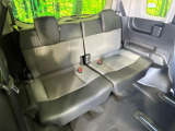 3列目シートはもちろん状態良好☆大人でもゆったりと座って頂けますので、大人数でのお出かけもラクラクです♪ご家族で、気の知れた仲間で、ドライブに行くのが楽しみですね♪