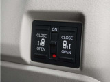 ◆両側電動スライドドア◆狭い駐車場でも乗り降りが楽々♪お子様が隣の車にドアを当ててしまう心配もございません!小さなお子様連れの方もこれで安心。