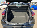 トランク(荷室)です!セカンドシートを折りたたむと長い荷物も収納できます。