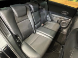 後部座席も気になるようなキズ・汚れやへたり等、大きなダメージはなく、良好な状態です。