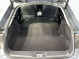 シートを倒すと広々とした荷物スペースに☆