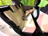 後部座席も気になるようなキズ・汚れやへたり等、大きなダメージはなく、良好な状態です。
