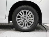 タイタサイズは195/65R15)で社外品のアルミホイールです。