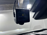 【ドライブレコーダー】映像・音声などの運転中の記録を残します。事故などを起こした起こされた時の証拠になりえますので、もしも時でも安心ですね。