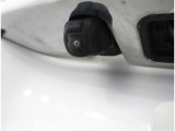 バックカメラが付いているので後方確認が非常にしやすいです。今や運転初心者も熟練者も必須装備!ついていて損はないですね♪
