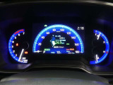各操作スイッチは使いやすい位置に配置され、とっても見やすいメーターです。夜間時はラグジュアリーな気分にさせてくれる照明が魅力ですので、夜のドライブも楽しみになりますよ♪
