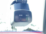 ドライブレコーダー装備です!もしもの時やあおり運転など、映像記録は証拠になるのであると安心ですね!