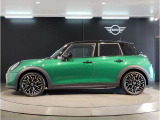 気密性の高いMINIは外観のかわいらしさとは裏腹に、外の雑音を遮り、高級感のある快適なドライブをお楽しみいただけます。