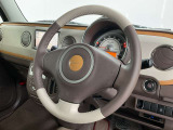 ステアリングも使用感が少なく、きれいな状態となっております。