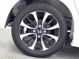 アルミホイールはホンダ純正なので安心!しかも車のデザインにもマッチしています。