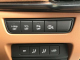 【2Wayドライビングポジションメモリー機能】お二人のシートパターンを記憶することができますので、運転時はボタン一つでシート調節できますね。