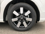 ホンダ純正のアルミホイールが装備されています。