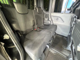 後部座席も気になるようなキズ・汚れやへたり等、大きなダメージはなく、良好な状態です。