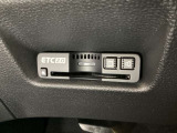 ハンドルの左下にETCがついています。高速道路の料金所の通過も楽々です。 カードの取り出しもしやすい場所についています。