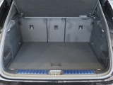 トランクの収納スペースも広々しておりどんなシチュエーションでも有効活用が可能です。