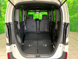 普段のお買い物や通勤、送迎等に十分な荷室スペースを確保しております。セカンドシートを倒すと、大きな荷物の積載も可能です♪