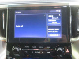 純正ディスプレイオーディオが付いています。