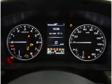 視認性に優れたメーターで、夜間走行も安心して運転できます!メーター内の光度調整機能も付いております!