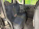 後部座席も気になるようなキズ・汚れやへたり等、大きなダメージはなく、良好な状態です。