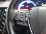 ステアリングスイッチ付き。前方から目を離すことなく操作することが可能です。