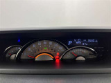 とっても見やすいメーターです。夜間時はラグジュアリーな気分にさせてくれる照明が魅力ですので、夜のドライブも楽しみになりますよ♪