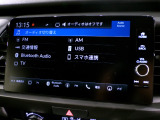 CD、DVD、Bluetooth、AM、FM、スマートフォン接続ができます。