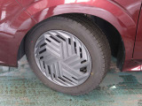 純正ホイールカバーにスタッドレスタイヤ装着