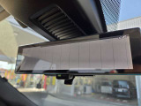 後部座席に人や大きな荷物が乗っていても安心♪インテリジェントルームミラー搭載