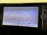 後方の見える安心をお届けするバックガイドモニター付:バックするときのアシストラインもあって楽々バック!車庫入れや縦列駐車をサポートし、苦手な駐車も安心です!今やもう手放せない装備ですネ♪