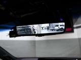【デジタルインナーミラー】車両後方カメラの映像をインナーミラー内のディスプレイに表示。視界を遮るものがない映像で、後方の安全確認がより快適になります。一度お店でご確認して下さい!!