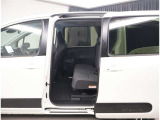 両側パワースライドドア付きだから、狭い駐車スペースなどでの 乗り降りラクラク!小さなお子さまのいるご家庭には嬉しい装備。