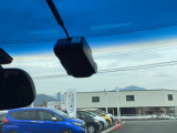 今や必須装備のドライブレコーダー、前方をしっかり録画します♪