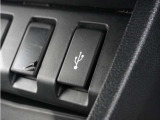 ◆USB接続端子◆使いやすい場所に装備されています♪
