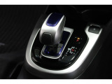 扱いやすい位置に配置されたフロアオートマチックです☆CVTを採用で滑らかでスムーズな走りが楽しめますよ♪