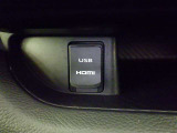 こちらのクルマはHDMI接続コネクタも装備されています♪スマホに接続すればお好きな音楽や映像も流せます!今の時代、さまざまな方法で音楽や動画を楽しめますね!