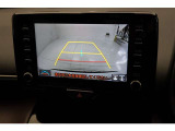 バックモニターがあれば車庫入れ時など、後ろが確認できて安心です。運転に自信がない方にはおすすめの装備です。ただし、バック時目視での確認も忘れずに。