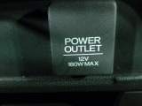 【POWEROUTLET】12V電源ソケットを設置しております。周辺機器の充電にご利用頂けます☆