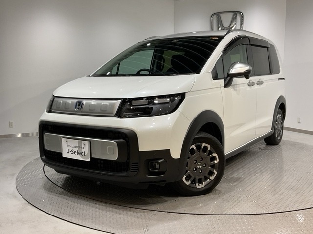 フリード 1.5 e:HEV クロスター 4WD 