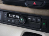◆オートエアコン装備◆ お好みの温度を設定をするだけで、後は、自動で風量を調節してくれます!快適にドライブが楽しめます。