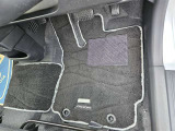 純正フロアマット