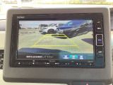 バックモニター付きで、車庫入れも安心です。