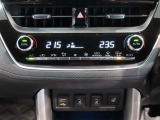 左右独立温度コントロールフルオートエアコンです。運転席、助手席それぞれで独立して温度設定ができます。冷え性の方が乗っても安心ですね♪