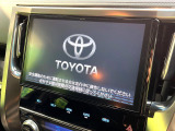 【10.5インチナビ】高級感とインパクトのある大画面ナビを装備。各種オーディオ操作はもちろん、スマホ連携もできる利便性の高いナビです♪