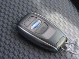 キーをポケットに入れたままでもエンジンON/OFF、ドア施錠/開錠可能♪便利なスマートキー