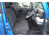 ☆ベンチシートになっておりゆったりと運転をすることができます!