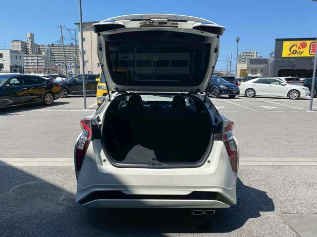 トヨタ プリウス 1.8 S ツーリングセレクション 自社 ローン&自社