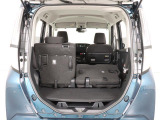 広々としたラゲージスペース!後席を倒すとさらに広く使えます。