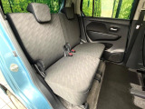後部座席も気になるようなキズ・汚れやへたり等、大きなダメージはなく、良好な状態です。