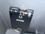 ETC車載器のお写真です。高速道路など、有料道路を通過する際には大変便利な装備ですね♪
