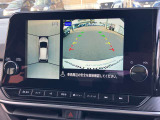 アラウンドビューモニターです!上空から貴方のお車をモニタニングしている様に車両の周りの安全確認が出来ます!